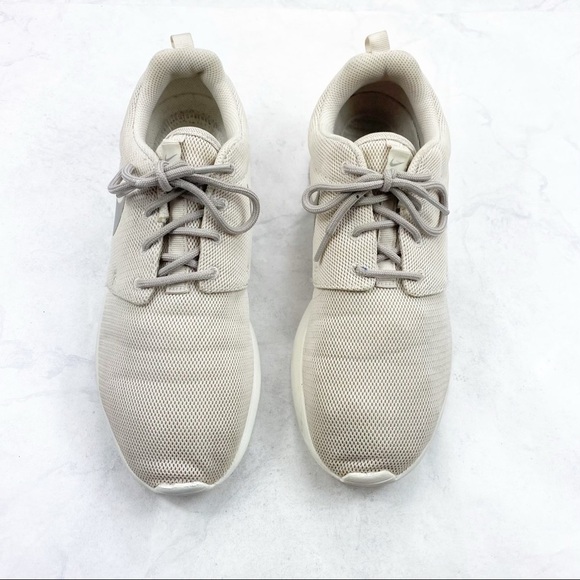 [Nike] - Picture 3 of 4